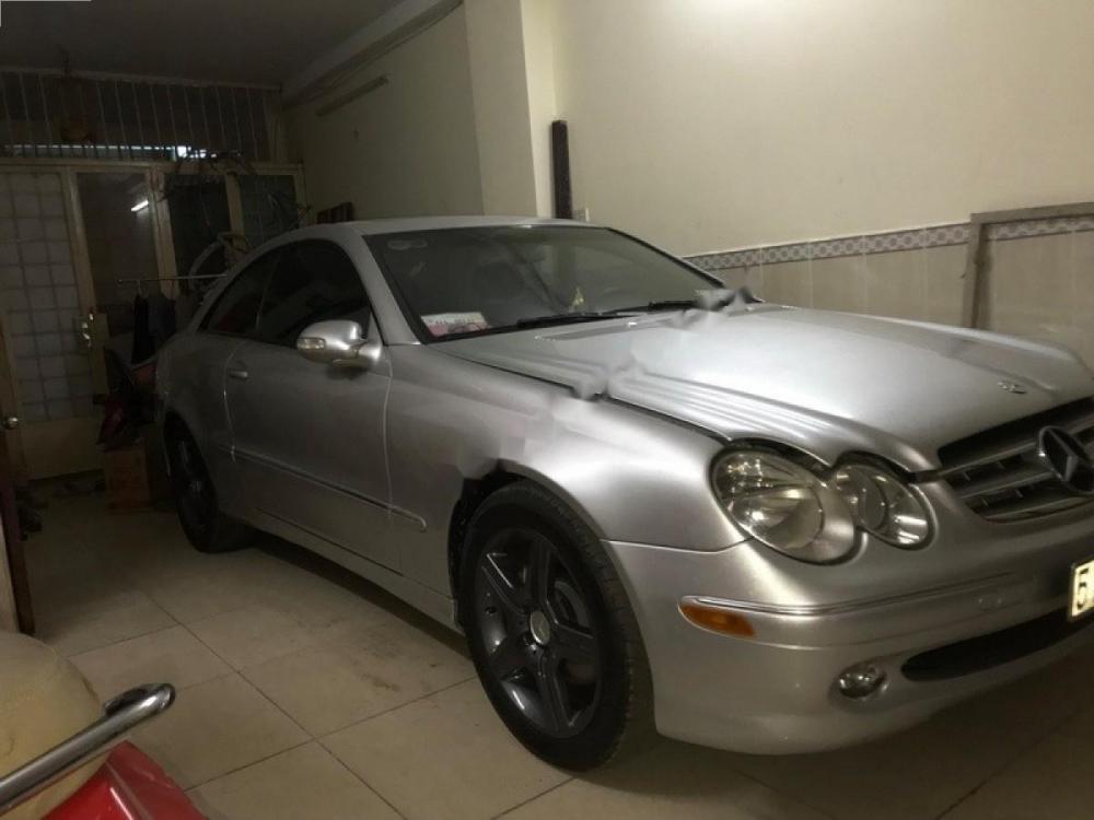 Mercedes-Benz CLS class 2005 - Cần bán Mercedes sản xuất năm 2005, màu bạc, xe nhập 