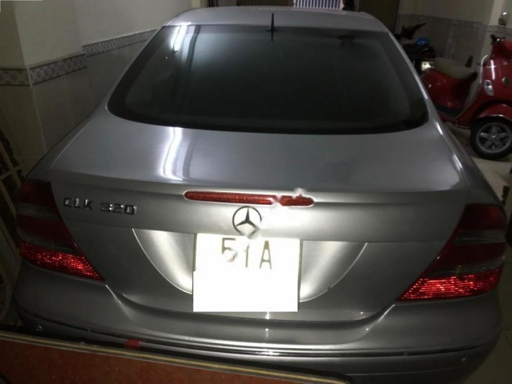 Mercedes-Benz CLS class 2005 - Cần bán Mercedes sản xuất năm 2005, màu bạc, xe nhập 