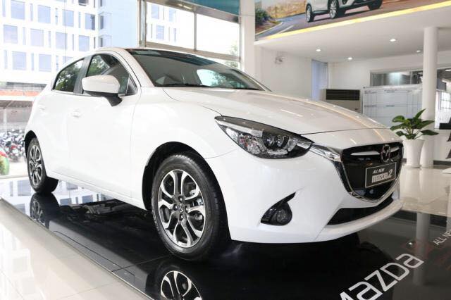 Mazda 1500 SEDAN 2018 - Bán Mazda 2 2018, màu trắng, 529 triệu