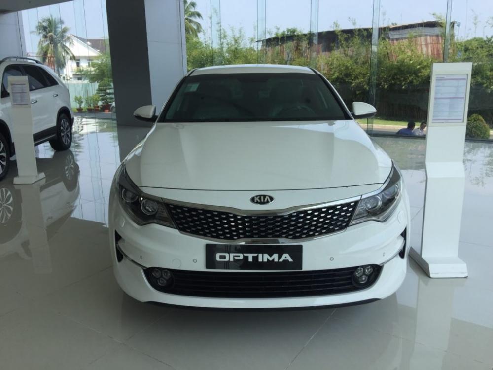 Kia Optima AT 2018 - Cần bán xe Kia Optima AT đời 2018, màu trắng, giá tốt