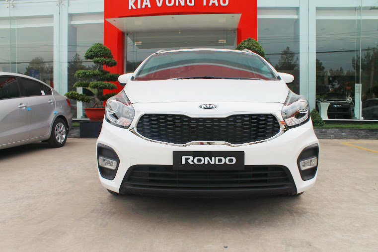 Kia Rondo 2018 - Bán ô tô Kia Rondo đời 2018, màu trắng