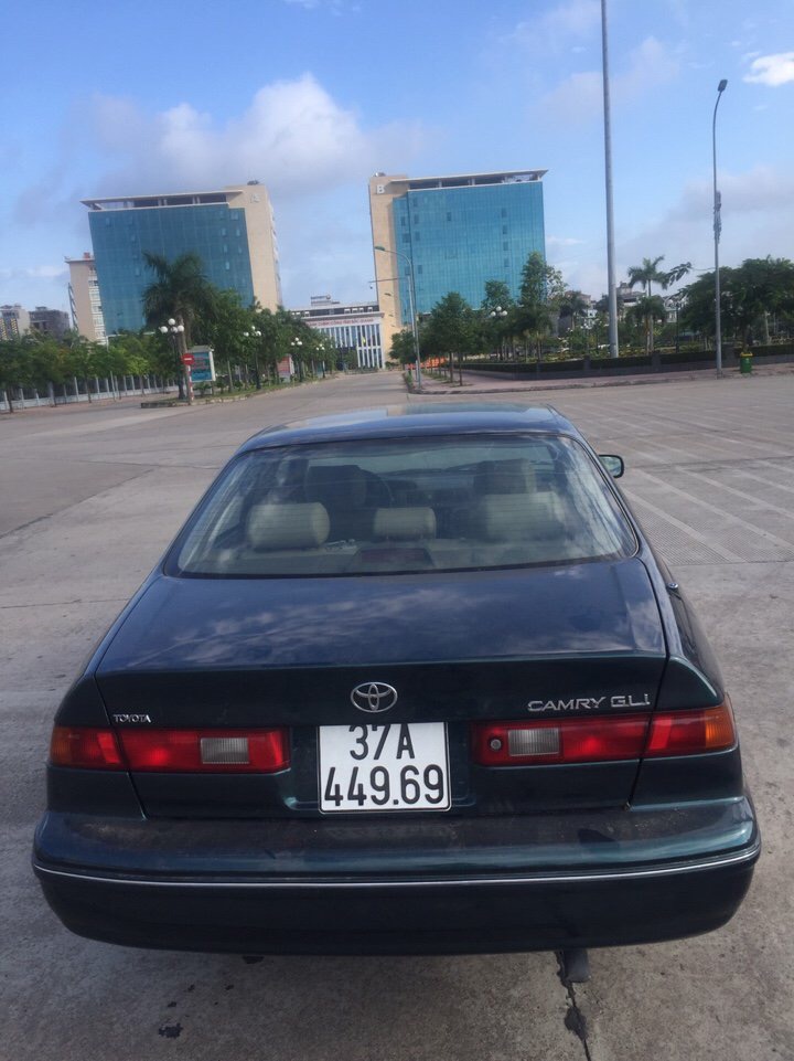 Toyota Camry GLI 1999 - Cần bán xe Toyota Camry GLI sản xuất năm 1999, màu xanh lam, nhập khẩu