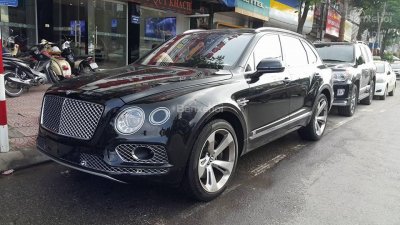 Bentley Bentayga 2016 - Bán xe Bentley Bentayga đời 2016, màu đen, nhập khẩu nguyên chiếc