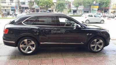 Bentley Bentayga 2016 - Bán xe Bentley Bentayga đời 2016, màu đen, nhập khẩu nguyên chiếc