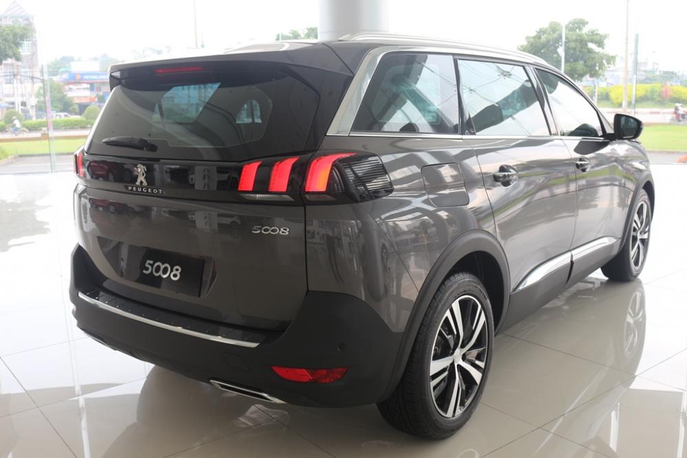 Peugeot 5008 2018 - Bán xe Peugeot 5008 - Có xe giao ngay trong tháng, trả góp 80% xe, lái thử tận nhà