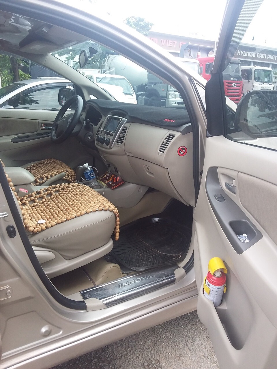 Toyota Innova 2.0 G 2015 - Bán Toyota Innova 2.0G đăng kí cuối 2015, số tự động