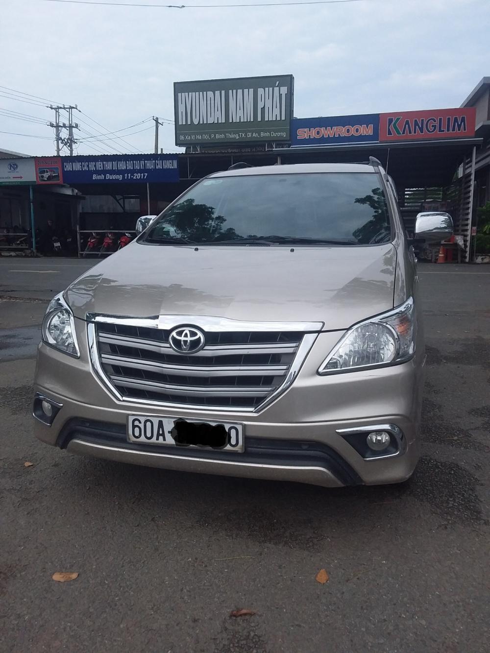 Toyota Innova 2.0 G 2015 - Bán Toyota Innova 2.0G đăng kí cuối 2015, số tự động