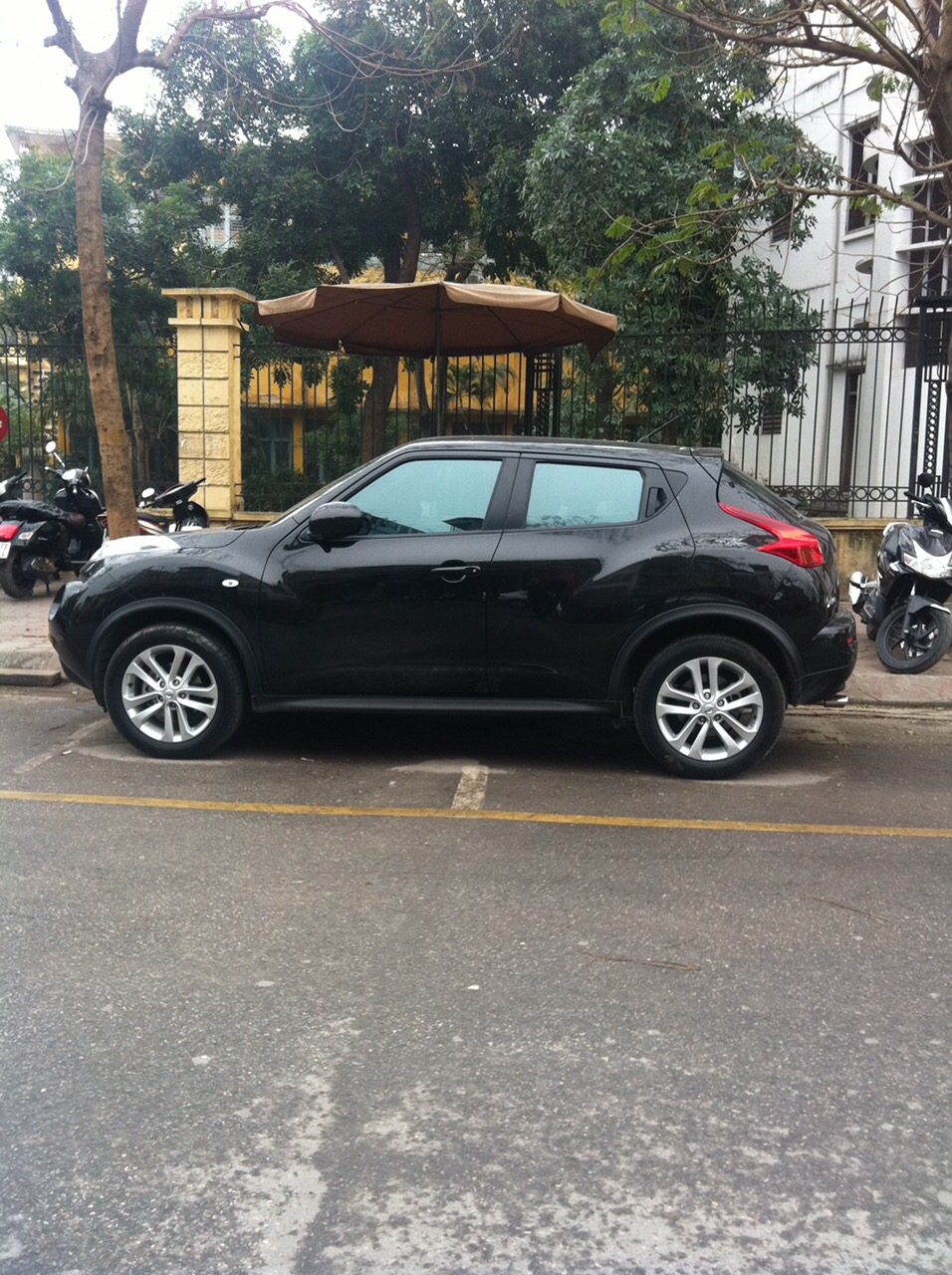 Nissan Juke 2012 - Cần bán xe Nissan Juke sản xuất 2012, màu đen, nhập khẩu nguyên chiếc