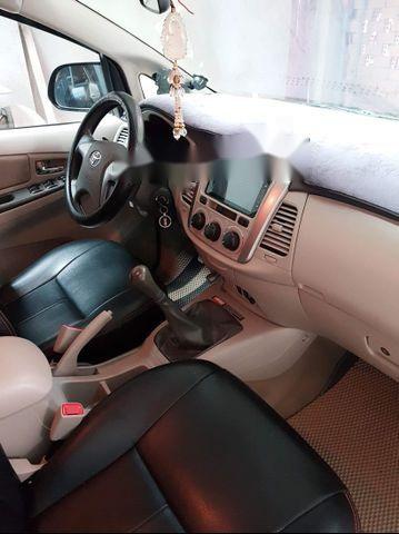 Toyota Innova 2016 - Bán ô tô Toyota Innova đời 2016, màu trắng, giá chỉ 610 triệu