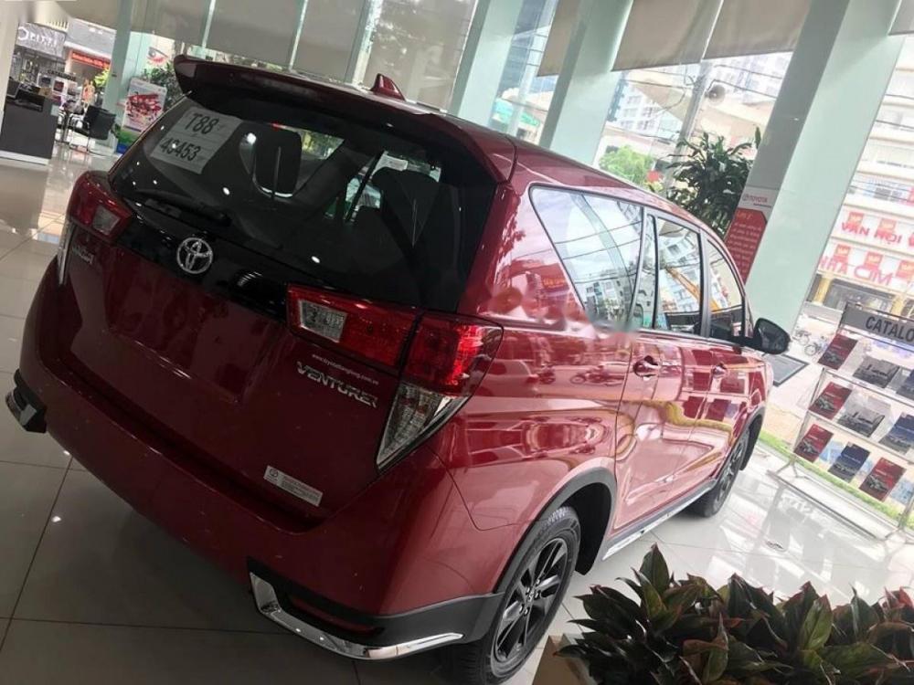 Toyota Innova 2.0 Venturer 2018 - Bán Toyota Innova 2.0 Venturer đời 2018, màu đỏ