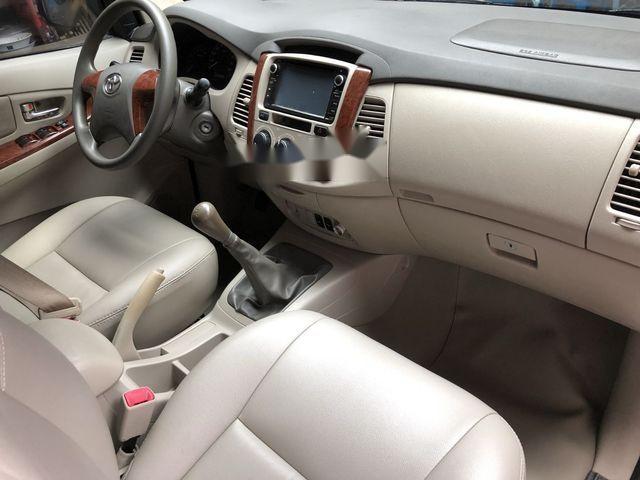 Toyota Innova   E  2014 - Bán Toyota Innova E năm 2014, màu xanh lam 