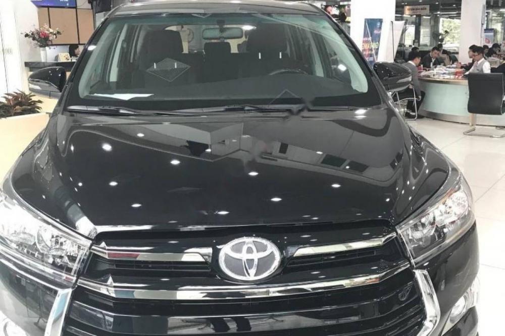 Toyota Innova 2.0 Venturer 2018 - Bán Toyota Innova 2.0 Venturer 2018, màu đen