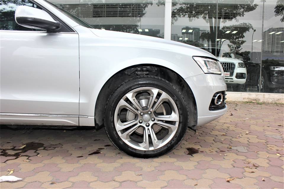 Audi Q5 2014 - Cần bán xe Audi Q5 năm 2014, màu bạc