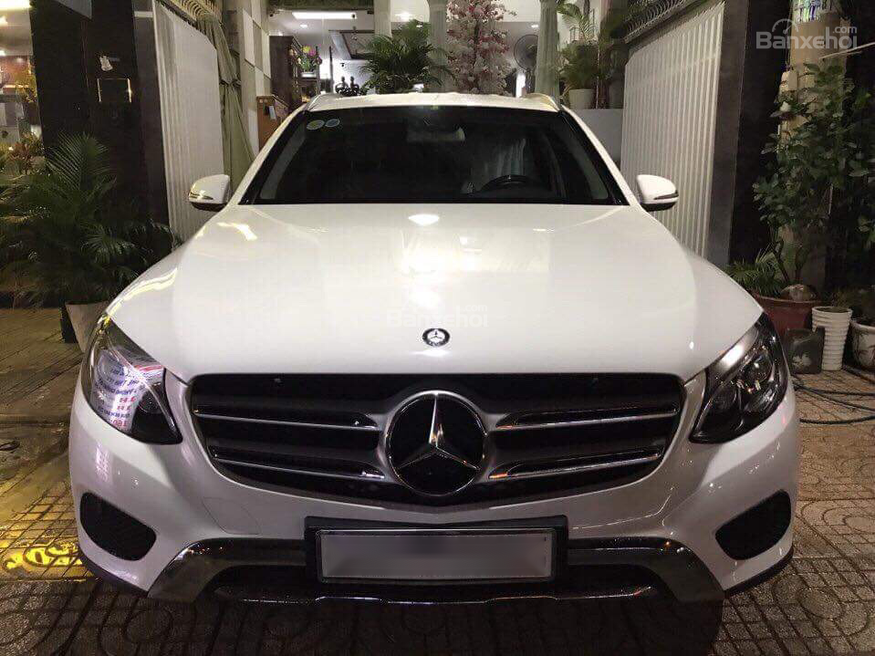 Mercedes-Benz GLC-Class 2016 - Bán xe Mercedes-Benz GLC250-Class sản xuất 2016 màu trắng, giá 1 tỷ 740 triệu