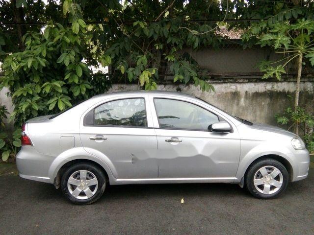 Chevrolet Aveo 2013 - Bán Chevrolet Aveo sản xuất 2013, màu bạc xe gia đình, 255 triệu