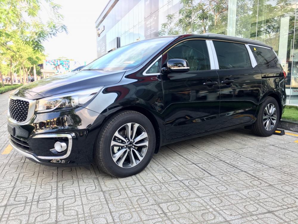 Kia Sedona GATH 2018 - Cần bán Kia Sedona GATH sản xuất 2018, mới 100%, hỗ trợ vay đến 90% giá trị xe