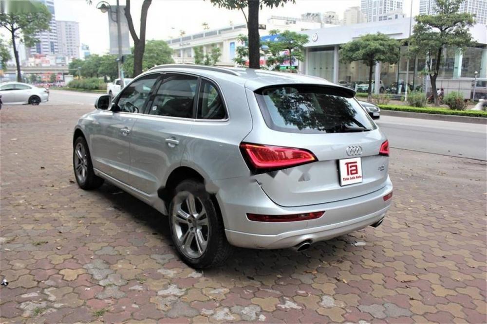 Audi Q5 2004 - Bán Audi Q5 sản xuất 2004, màu bạc