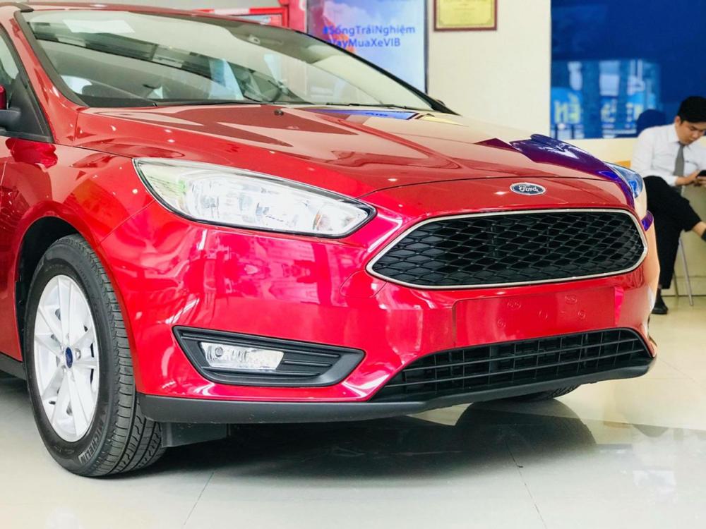 Ford Focus 1.5L - AT 2018 - Cần bán Ford Focus 1.5 2018, BHVC, Film, ghế da, màn hình DVD, camera de