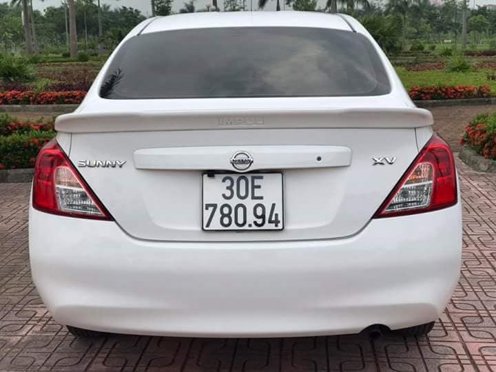 Nissan Sunny XV 1.5 AT 2WD 2014 - Bán ô tô Nissan Sunny XV 1.5 AT 2WD đời 2014, màu trắng