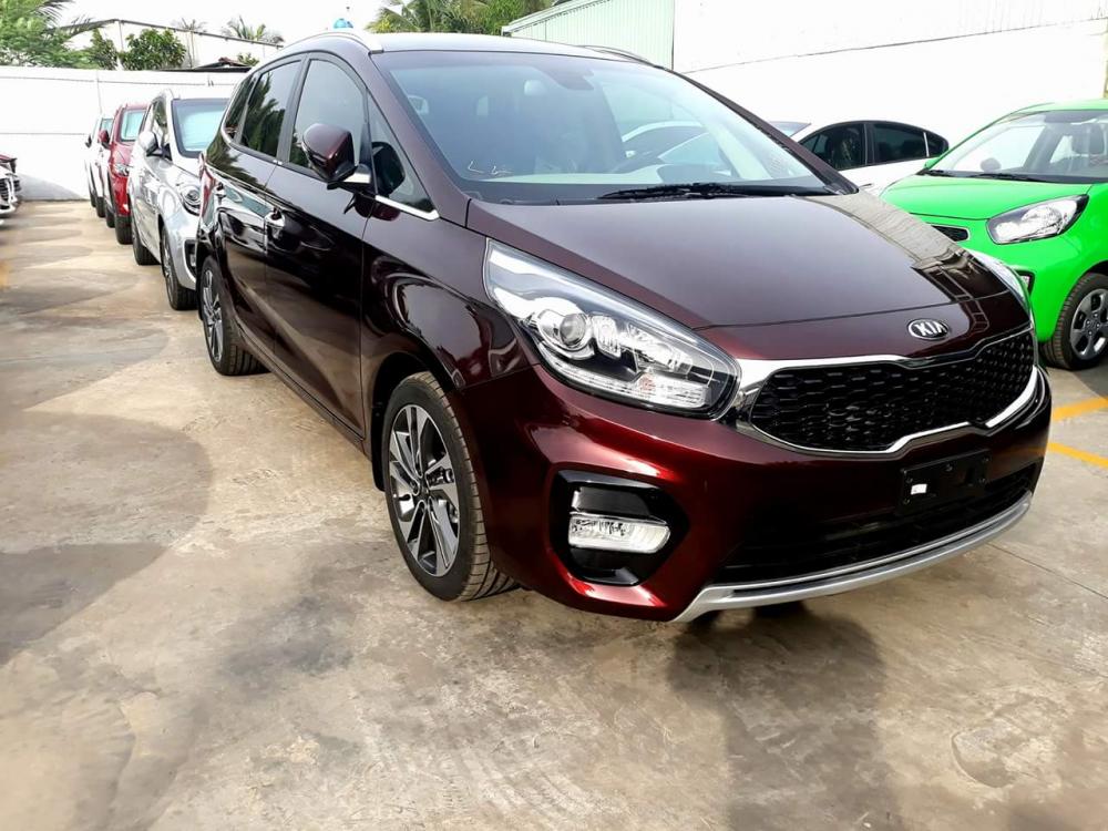 Kia Rondo GAT 2018 - Bán xe Kia Rondo GAT, màu đỏ mận