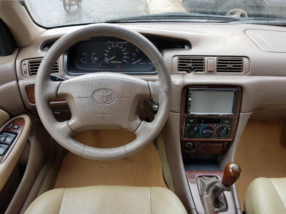 Toyota Camry GLi 2.2 2001 - Bán Toyota Camry GLi 2.2 năm sản xuất 2001, 265 triệu