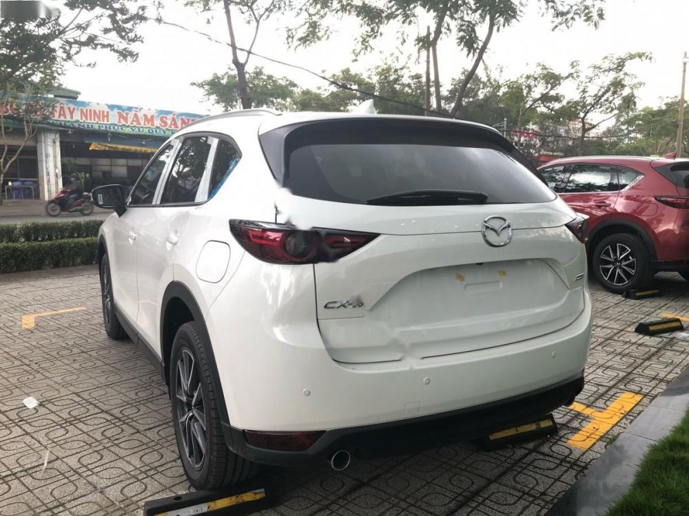 Mazda CX 5 2.0 AT 2018 - Cần bán Mazda CX 5 2.0 AT sản xuất 2018, màu trắng, giá chỉ 899 triệu