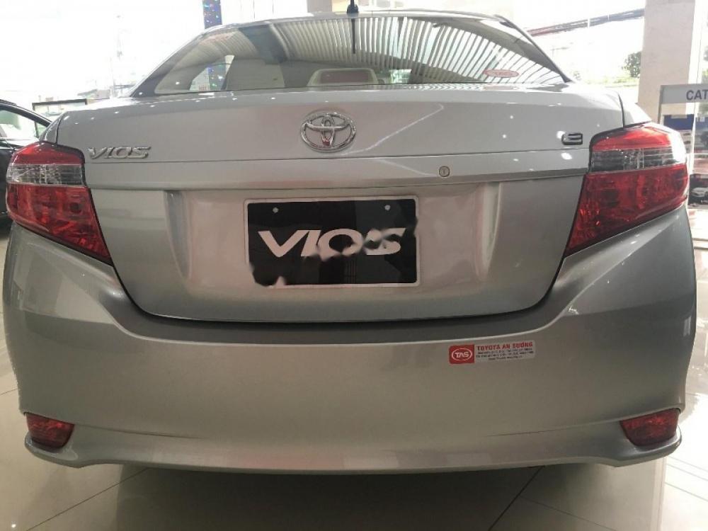 Toyota Vios 1.5E CVT 2018 - Cần bán xe Toyota Vios 1.5E CVT đời 2018, màu bạc, 505tr