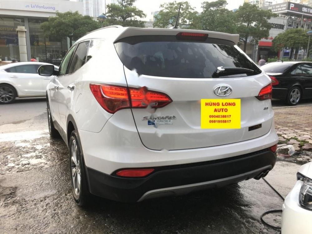 Hyundai Santa Fe 2.4 AT 4WD 2016 - Bán Hyundai Santa Fe 2.4 AT 4WD đời 2016, màu trắng, giá 928tr