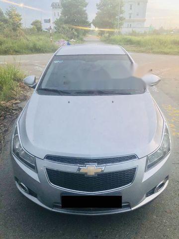 Chevrolet Cruze  LTZ  2010 - Cần bán xe Chevrolet Cruze LTZ sản xuất 2010, màu bạc xe gia đình, 339tr