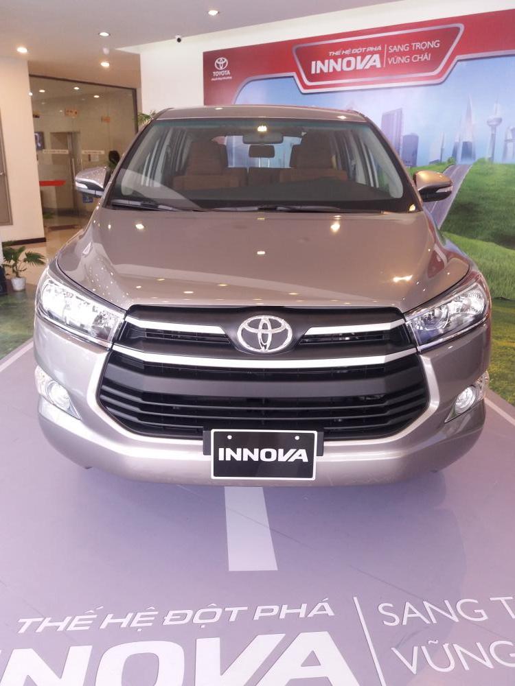 Toyota Innova V 2018 - KM Sốc tháng 6 “Nhận xe Innova model 2018 chỉ với 179tr”, giảm tiền mặt, tặng gói BH Toyota 100%, phụ kiện chính hãng