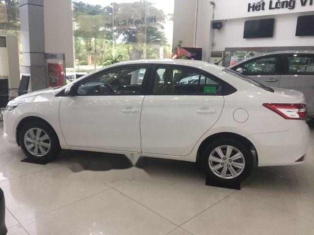 Toyota Vios 2018 - Bán ô tô Toyota Vios đời 2018, màu trắng, giá tốt