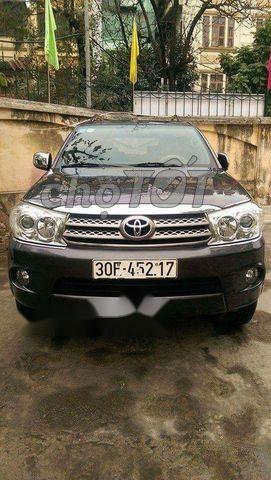 Toyota Fortuner 2010 - Bán Toyota Fortuner sản xuất năm 2010, màu đen, giá tốt