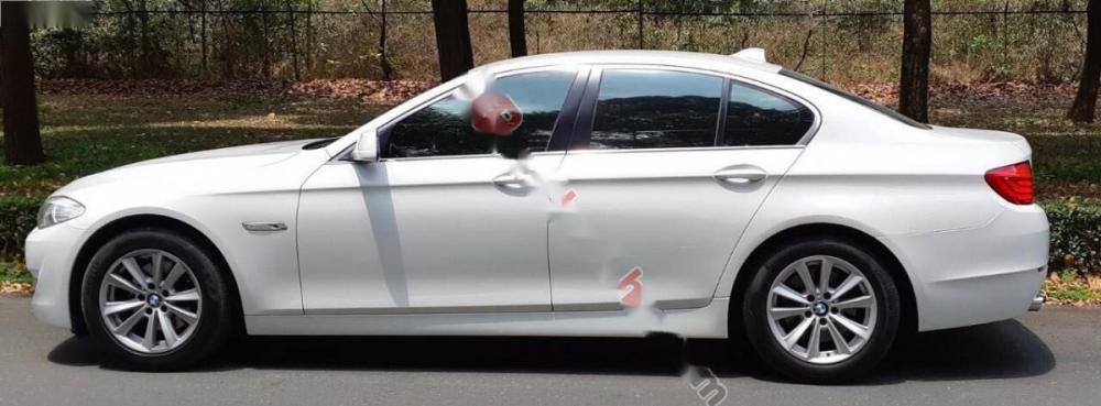 BMW 5 Series 523i 2011 - Bán ô tô BMW 5 Series 523i sản xuất năm 2011, màu trắng, nhập khẩu nguyên chiếc 