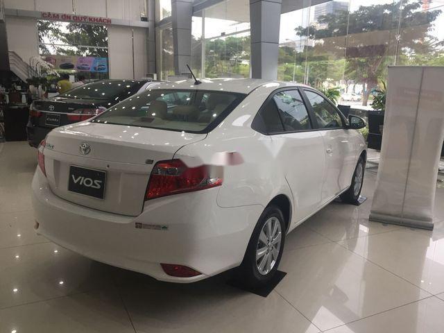 Toyota Vios 2018 - Bán ô tô Toyota Vios đời 2018, màu trắng, giá tốt