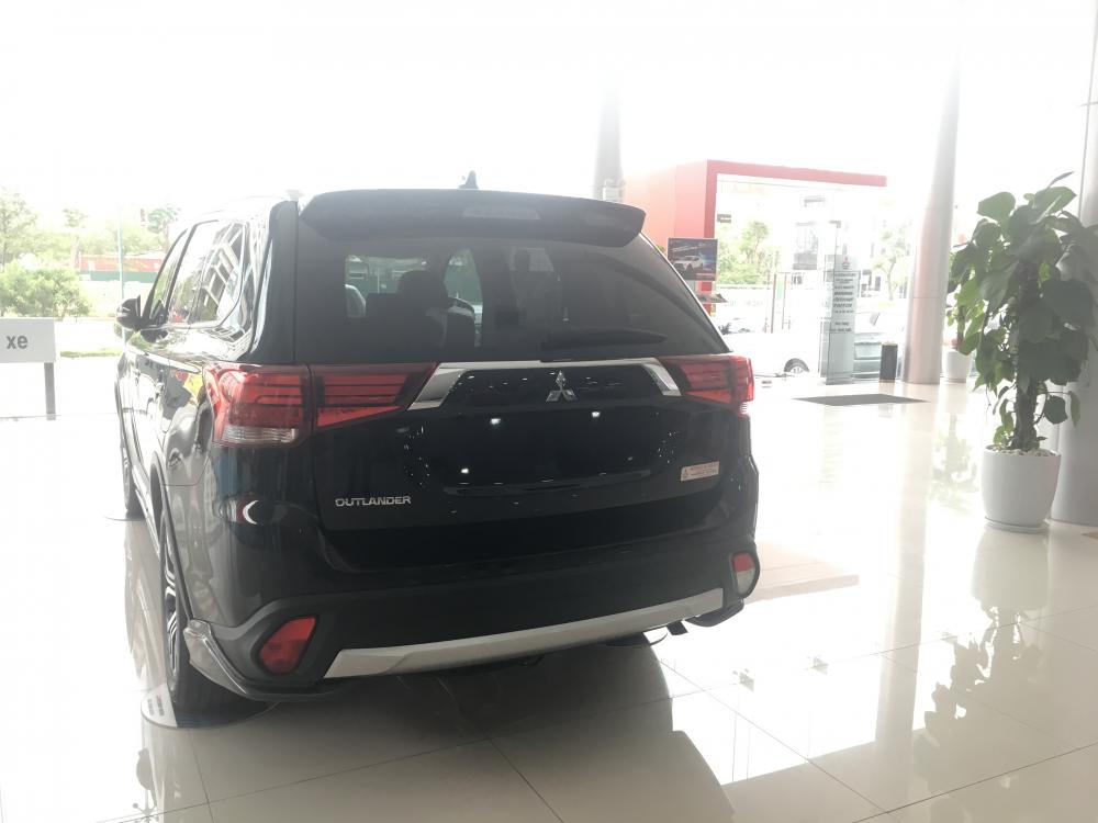 Mitsubishi Outlander 2018 - Bán xe Outlander 2.0 bản đủ, màu đen, hỗ trợ trả góp. LH 0919120195 để có giá tốt nhất