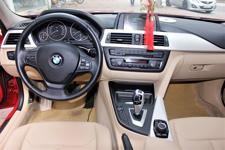 BMW 3 Series 320i 2013 - Bán xe BMW 3 Series 320i đời 2013, màu đỏ, nhập khẩu nguyên chiếc, giá 885tr