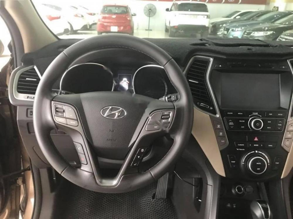 Hyundai Santa Fe 2.2CRDI 2016 - Bán Hyundai Santa Fe 2.2CRDI đời 2016, màu nâu như mới