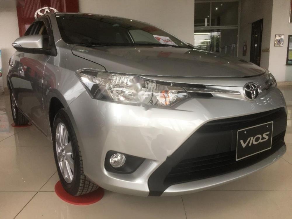 Toyota Vios 1.5E CVT 2018 - Cần bán xe Toyota Vios 1.5E CVT đời 2018, màu bạc, 505tr