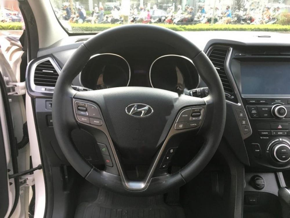 Hyundai Santa Fe 2.4 AT 4WD 2016 - Bán Hyundai Santa Fe 2.4 AT 4WD đời 2016, màu trắng, giá 928tr