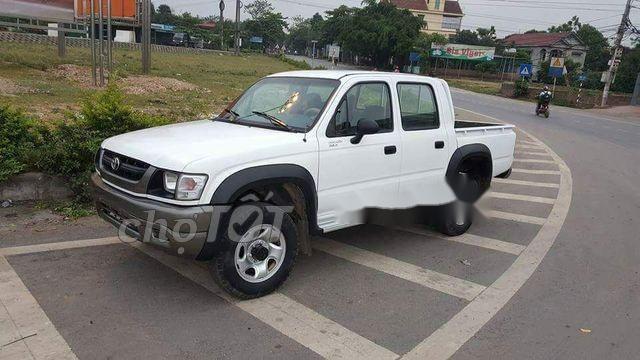 Toyota Hilux 2005 - Bán Toyota Hilux năm 2005, màu trắng