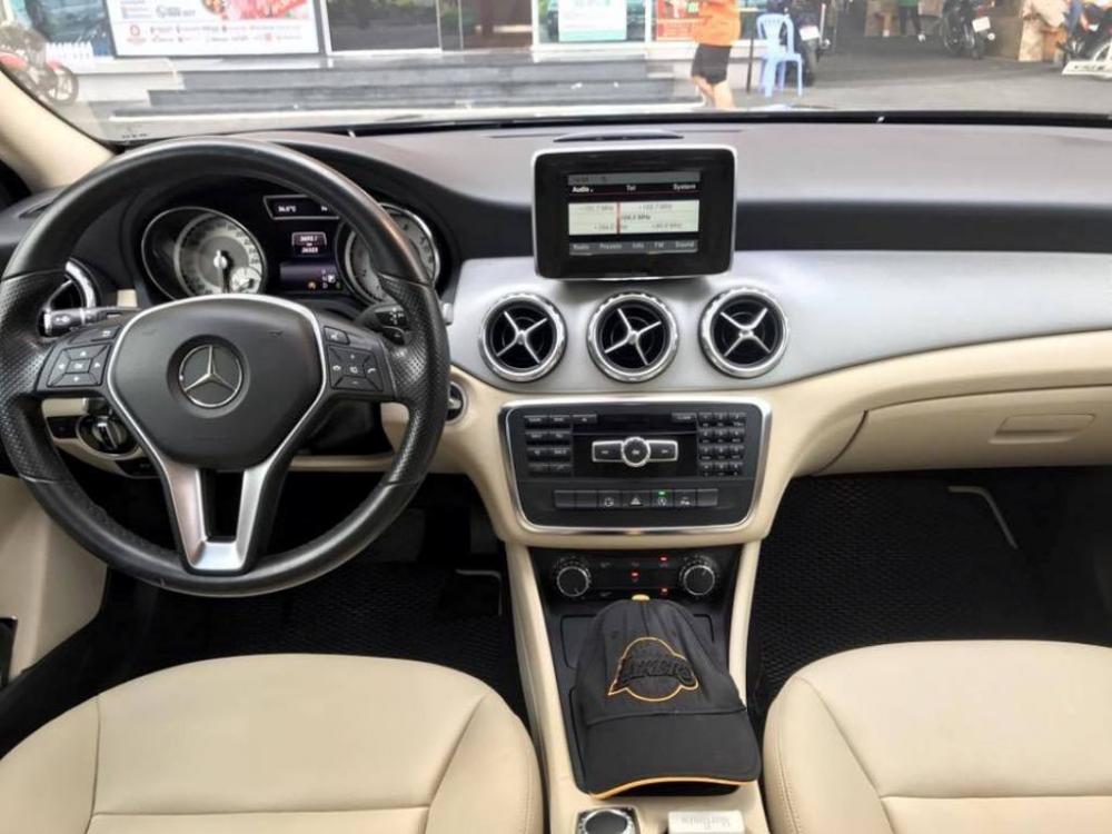 Mercedes-Benz GLA-Class GLA200 2015 - Bán Mercedes GLA200 sản xuất 2015 màu đen, nội thất kem, biển Hà Nội