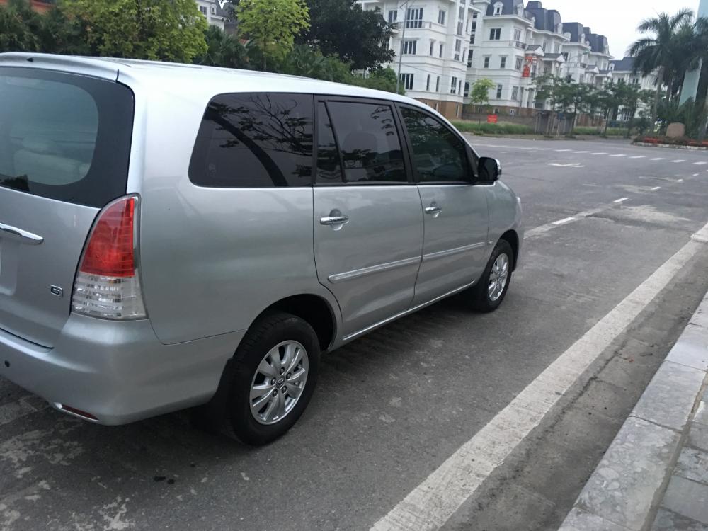 Toyota Innova G 2011 - Bán ô tô Toyota Innova G sản xuất 2011, màu bạc, chính chủ từ đầu LH: 0931758937