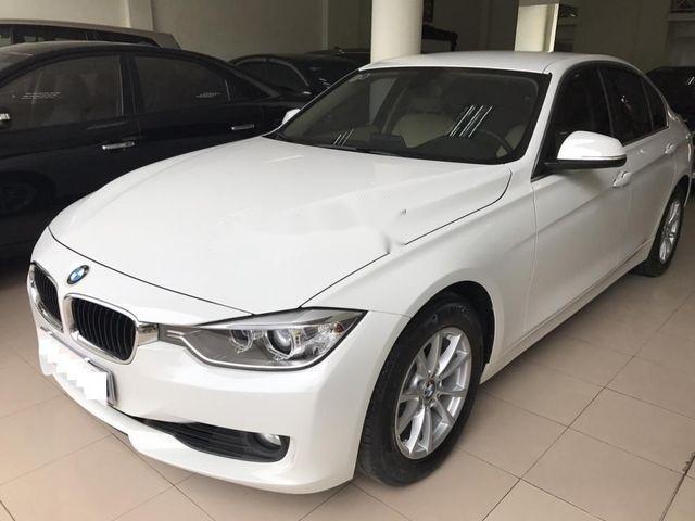 BMW 3 Series   320i  2015 - Bán BMW 3 Series 320i sản xuất 2015, màu trắng, xe nhập chính chủ