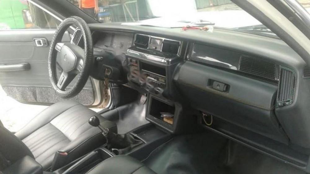 Toyota Crown 2.4 MT 1993 - Bán Toyota Crown 2.4 MT năm 1993, màu trắng, xe nhập chính chủ, giá tốt