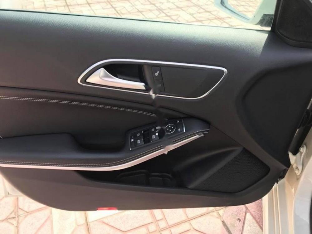 Mercedes-Benz A class A200 2013 - Chính chủ bán xe Mercedes A200 năm sản xuất 2013, màu trắng