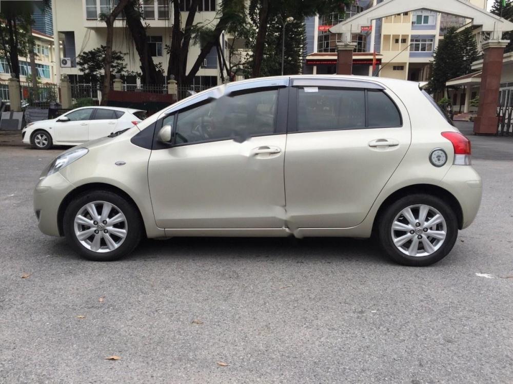 Toyota Yaris 2011 - Bán Toyota Yaris đời 2011, màu kem (be), nhập khẩu Nhật Bản ít sử dụng, 476tr