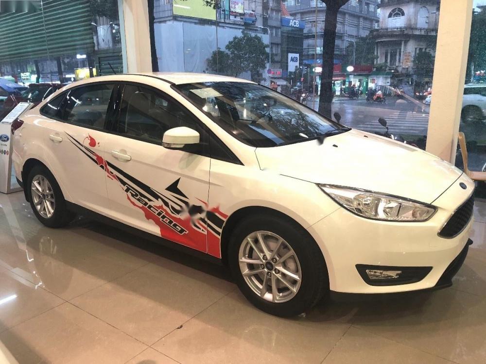 Ford Focus Trend 1.5L 2018 - Bán Ford Focus Trend 1.5L năm sản xuất 2018, màu trắng, 570tr