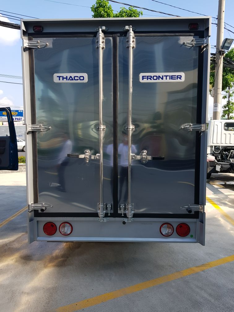 Kia Frontier K200 2018 - Bán xe tải 990 kg Kia Frontier K200 thùng kín, màu xanh, chạy thành phố, máy điện tiết kiệm, hỗ trợ trả góp