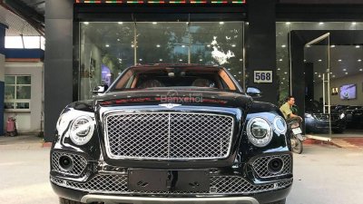 Bentley Bentayga 2018 - Bán Bentley Bentayga Edition sản xuất năm 2018, màu đen, nhập khẩu