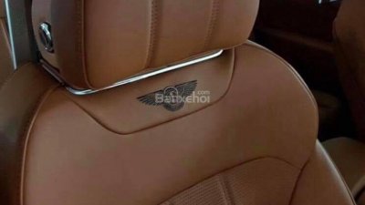 Bentley Bentayga 2018 - Bán xe Bentley Bentayga 4.0L sản xuất năm 2018, màu vàng cát và xám tôn, xe nhập Mỹ